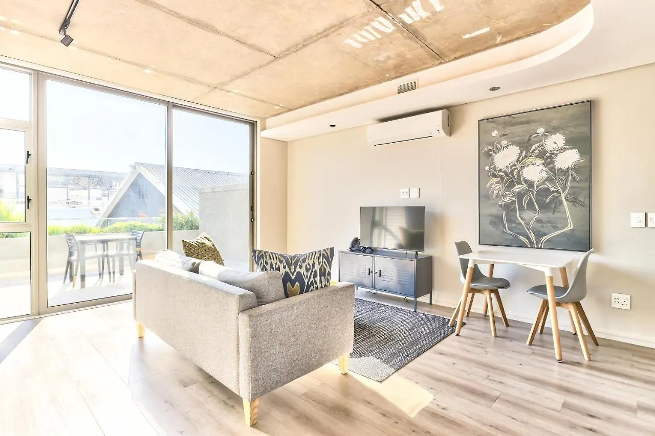 Studio With Balcony And City Views Cape Town Apartment