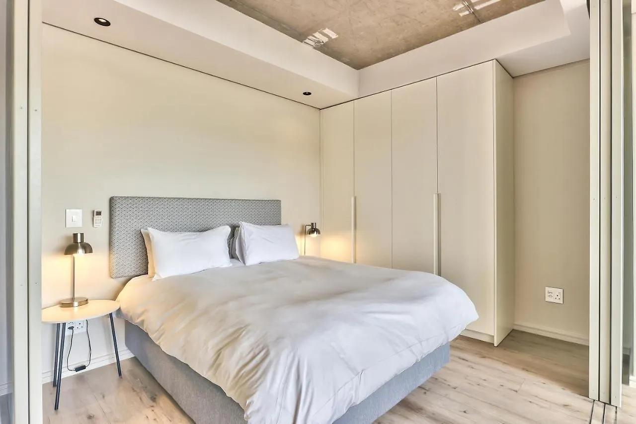 Studio With Balcony And City Views Cape Town