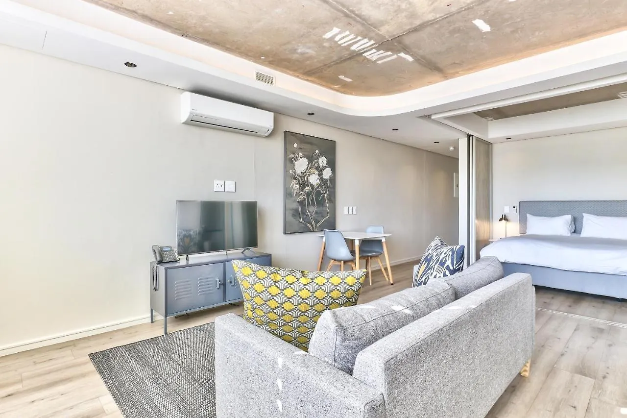 Studio With Balcony And City Views Cape Town